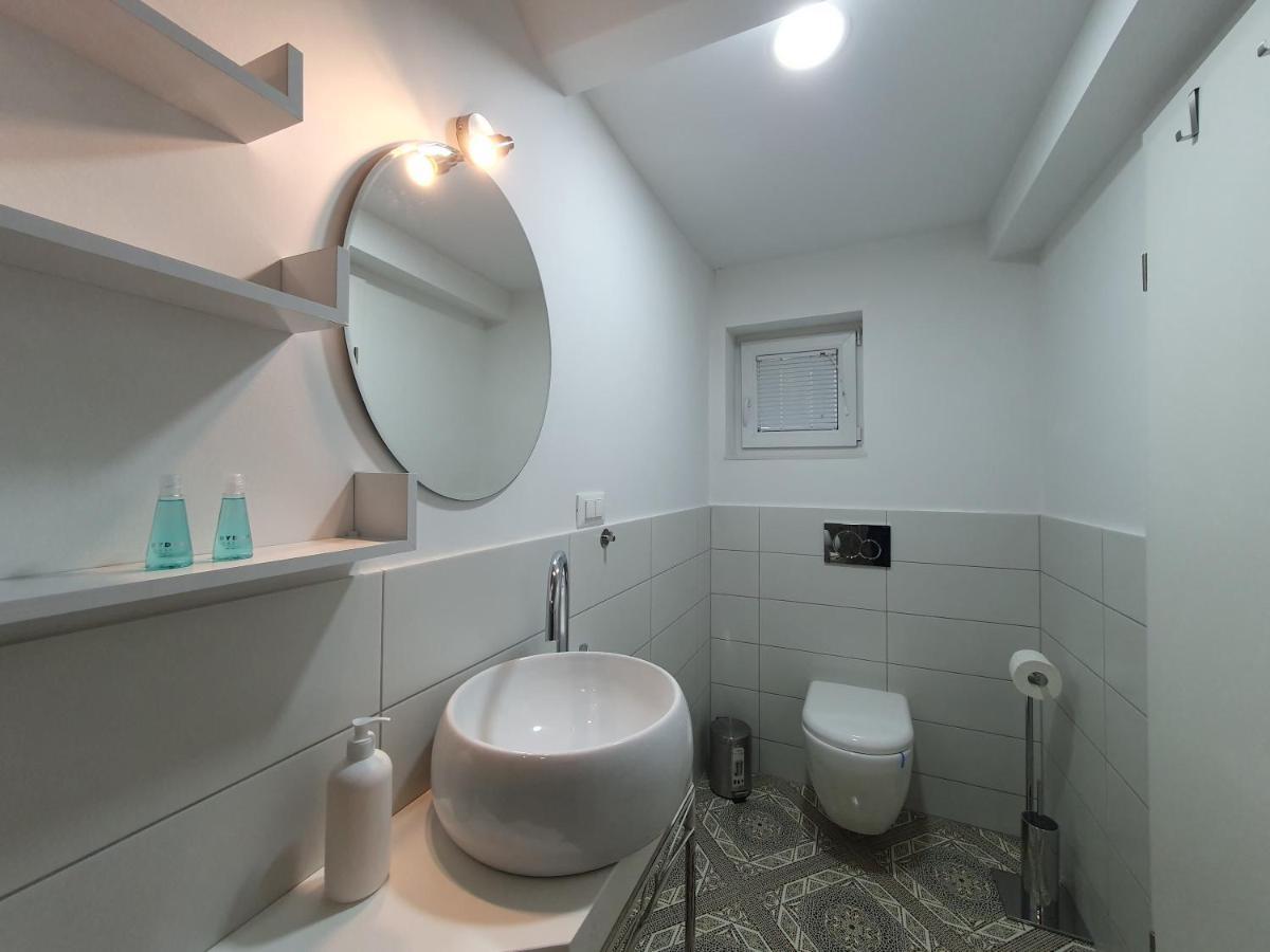 Charming Apartment Mila In Privat House With Free Parking Liubliana Exterior foto